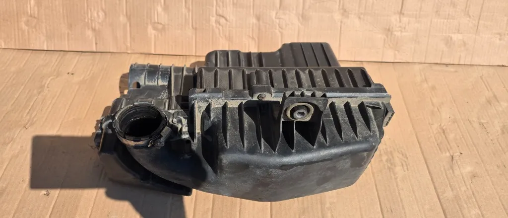 Carcasa filtru aer Peugeot 301 / Peugeot 208 / Peugeot 2008 / Citroen C3 1.2 benzina 2018 2019 2020 2021 2022