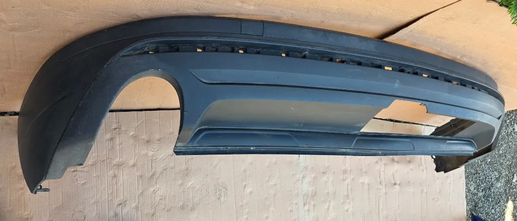 Spoiler inferior / Difuzor bara spate Vw Touareg 3 CR 2018 2019 2020 2021 2022