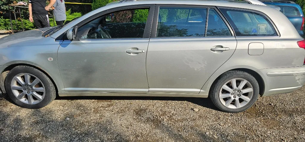 Usa spate stanga / dreapta Toyota Avensis T25 combi 2004 2005 2006 2007 2008