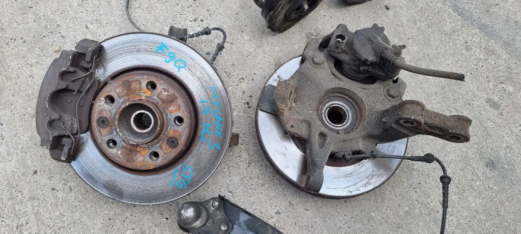 Fuzeta stanga / dreapta fata Renault Megane 3 1.9 DCI F9Q 2009 2010 2011 2012