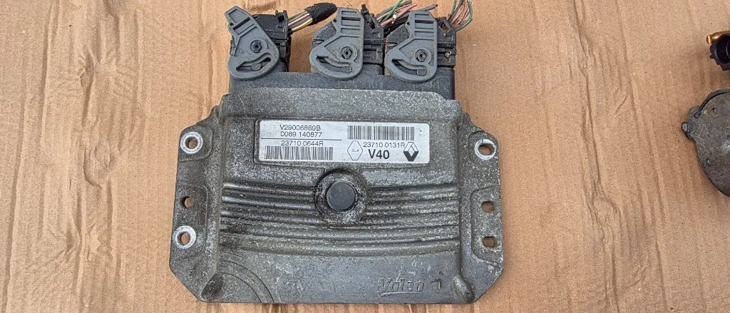 Ecu calculator motor Renault Fluence 1.6 2010 2011 2012 2013
