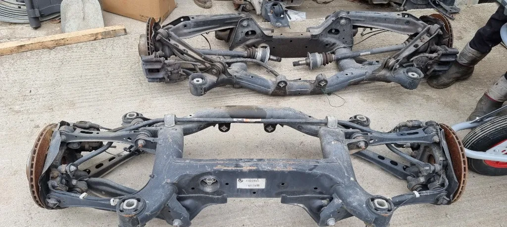 Etrier cu motoras stanga dreapta spate BMW X3 F25 X4 F26 2012 2013 2014 2015 2016