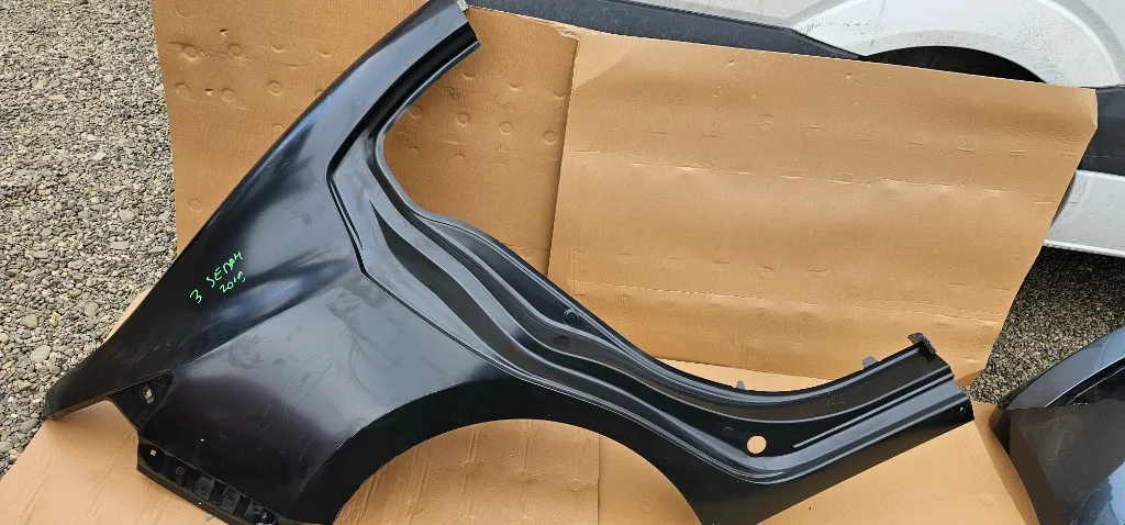 Aripa dreapta spate NOUA Mazda 3 Sedan 2014 2015 2016 2017 2018