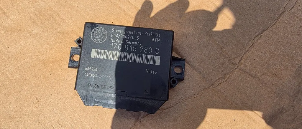 Calculator senzori parcare Skoda Octavia 2 2006 2007 2008 2009