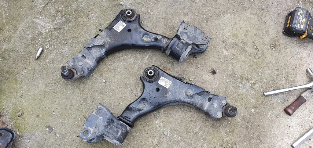 Brat Bascula stanga dreapta fata Range Rover Evoque 2012 2013 2014 2015 2016 2017