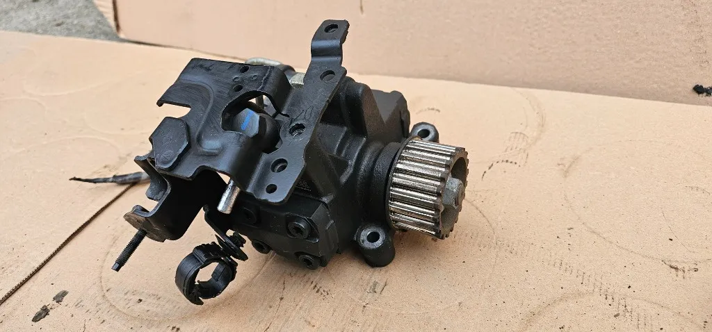 Pompa inalte presiune Renault Megane 3 / Nissan Qashqai J11 / Dacia Duster 1.5 DCI 2014 2015 2016 2017