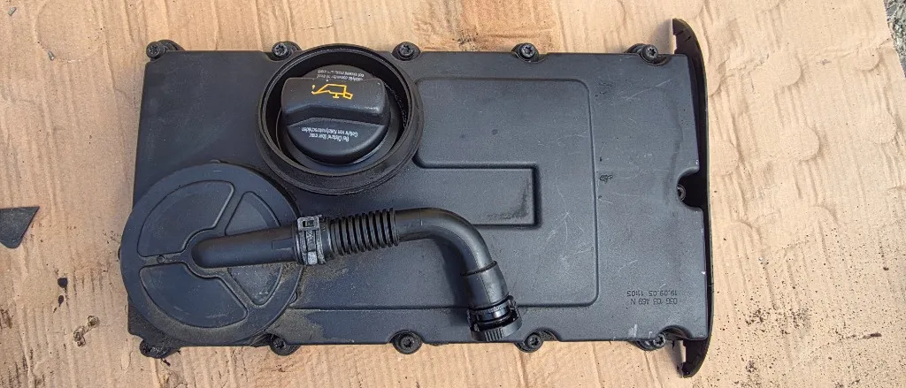 Capac culbutori motor BKD Vw Golf 5 / Touran / Audi A3 / Skoda Octavia 2 2.0 TDI 2005 2006 2007 2008