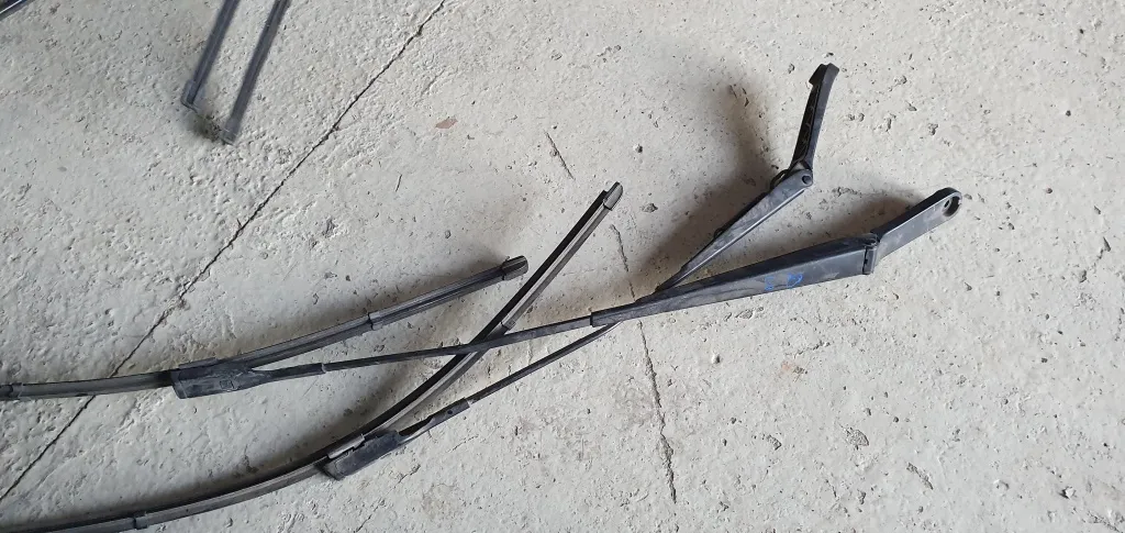 Brate stergatoare AUDI Q3 8U 2012 2013 2014 2015 2016