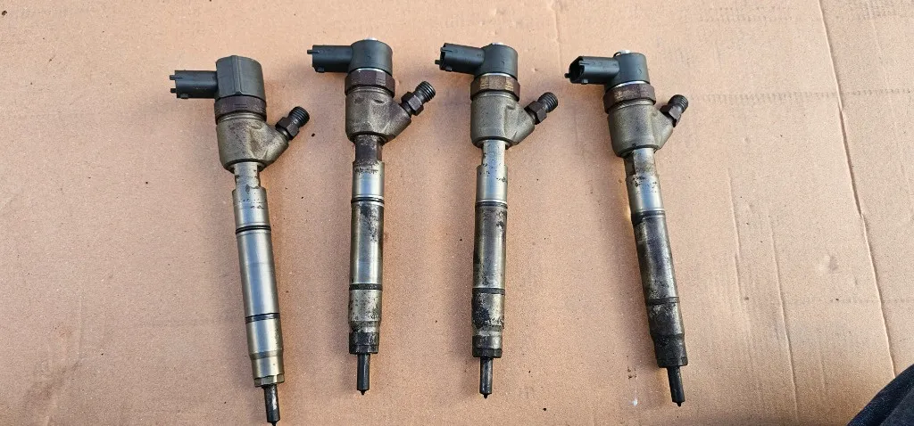 Injectoare Hyundai I30 / Kia Ceed 1.6 CRDI 2007 2008 2009 2010