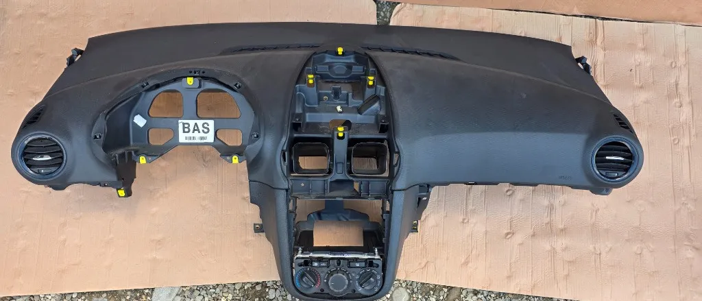 Plansa bord cu airbag pasager Opel Corsa D 2007 2008 2009 2010