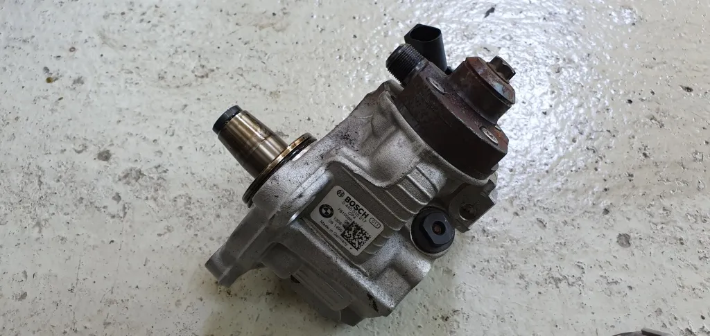 Pompa inalta presiune BMW X3 F25 2.0D 2012 2013 2014