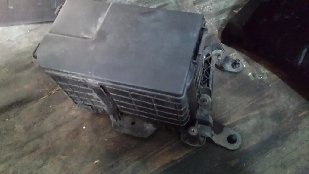 Carcasa suport Baterie Vw Touran 2003 2004 2005 2006 2007