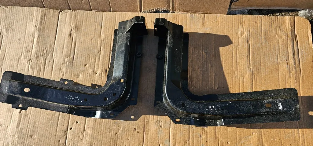 Suport semi aripa stanga / dreapta fata NOU Vw Touareg 7P 2013 2014 2015 2016 2017