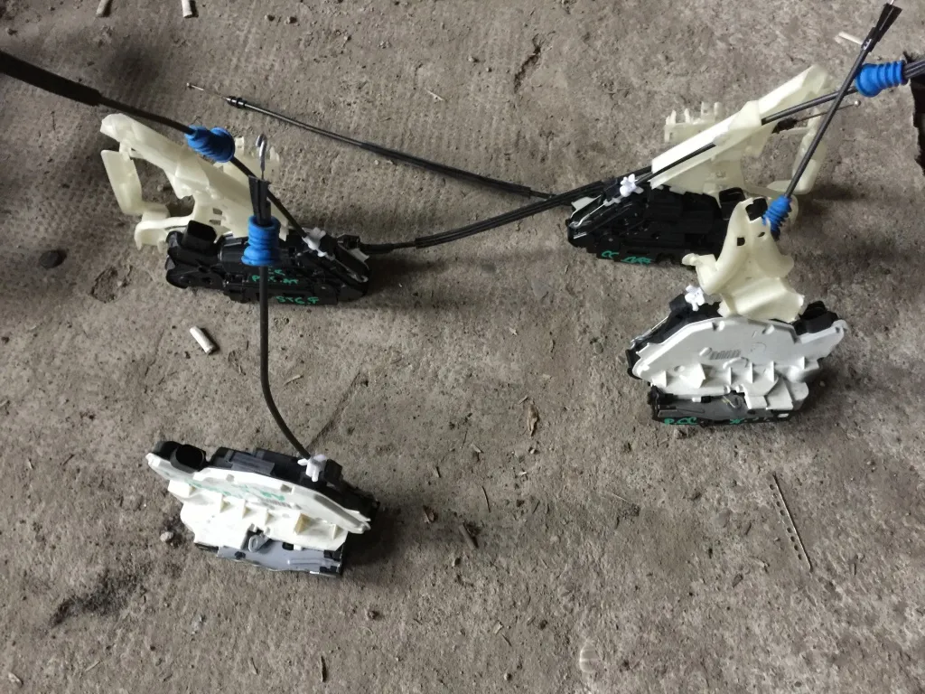 Broasca yala fata spate Vw Passat CC 2009 2010 2011