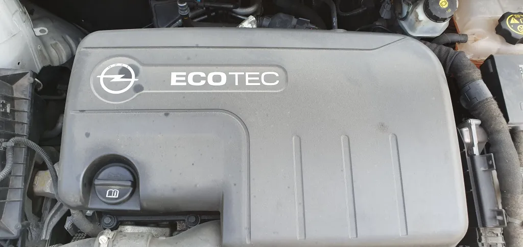 Capac motor Opel Astra J 1.7 CDTI A17DTJ A17DTC A17DTE 2011 2012 2013 2014