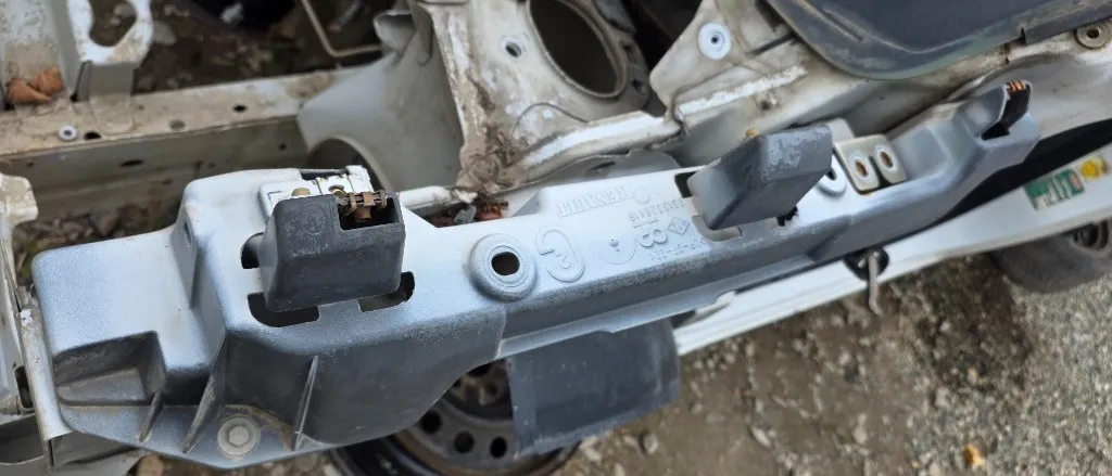 Suport aripa stanga fata Renault Kangoo 2 Facelift 2014 2015 2016 2017 2018