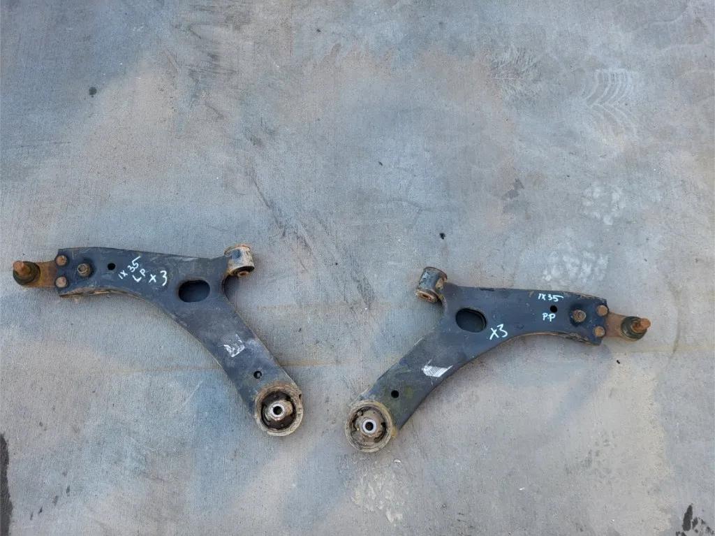 Brat / bascula stanga / dreapta Hyundai IX35 2010 2011 2012 2013