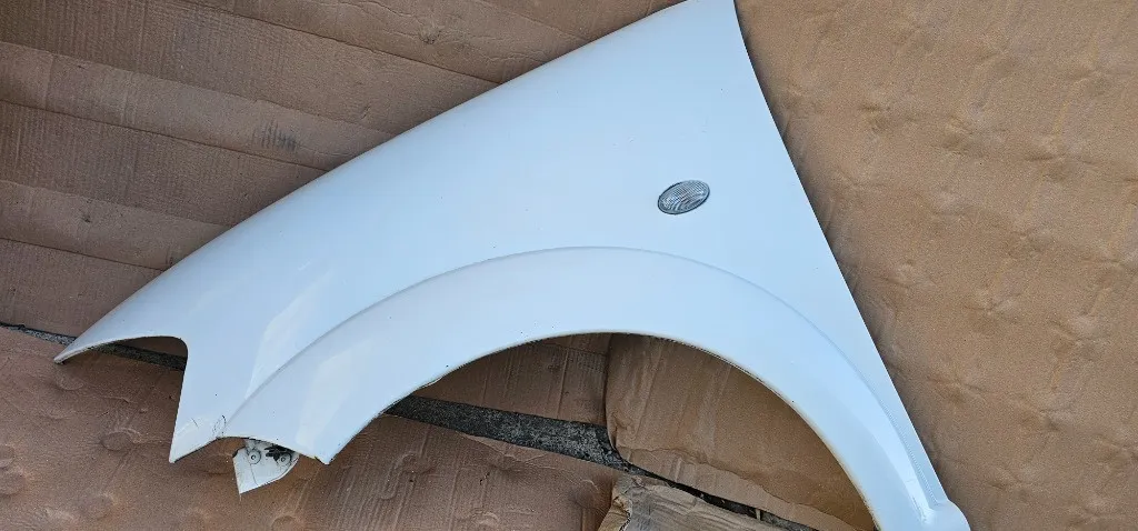 Aripa stanga fata Citroen C3 2002 2003 2004 2005