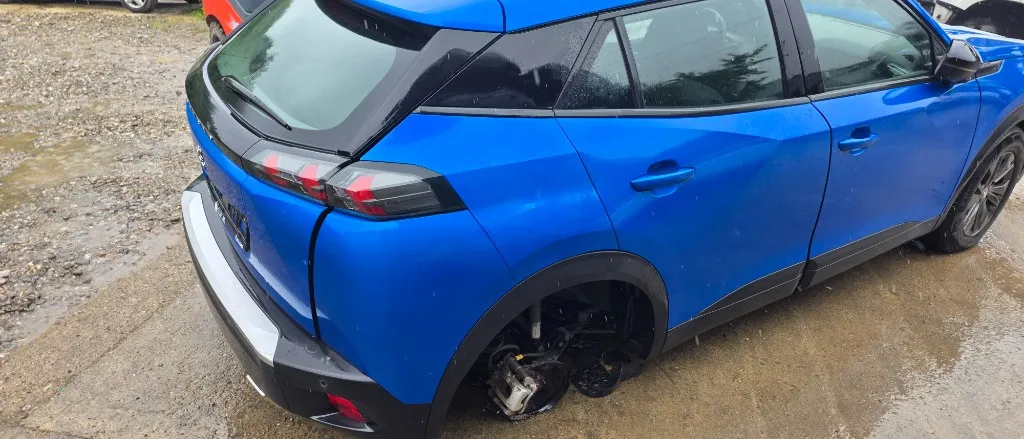 Aripa dreapta spate Peugeot 2008 an 2019 2020 2021 2022 2023