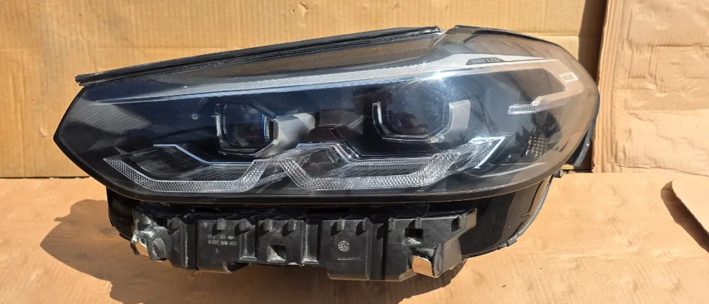 Far stanga Bmw X3 G01 / X4 G02 Facelift 2021 2022 2023 2024