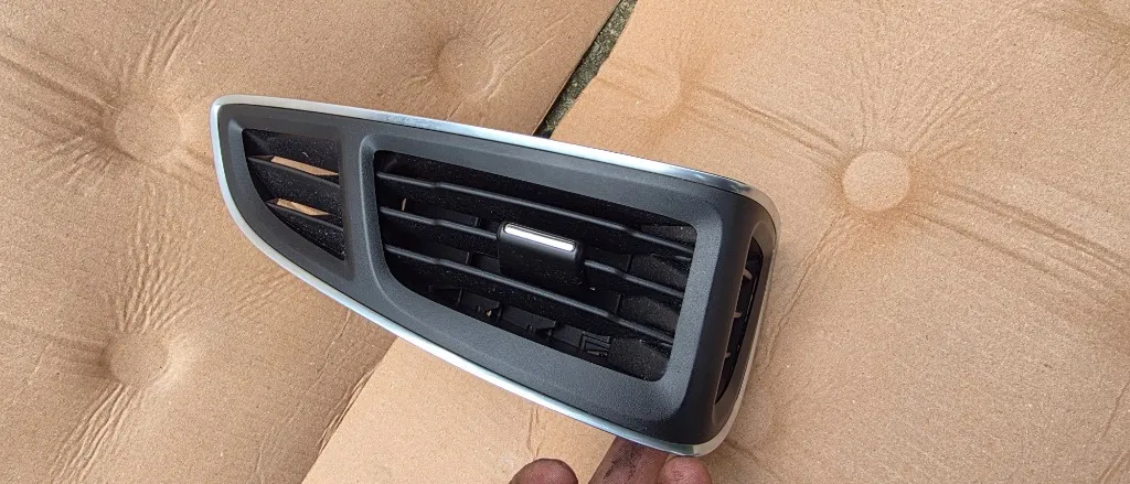 Grila ventilatie aer bord dreapta Ford Focus 3 2011 2012 2013 2014 2015 2016