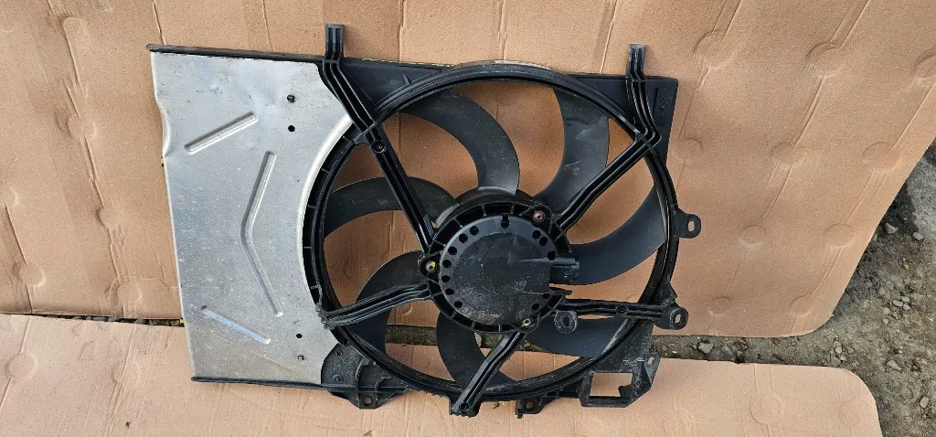 Electroventilator Racire Peugeot 208 / 301 / 2008 / Citroen C2 / C3 / DS3 / C-Elysee / C4 Cactus 2016 +