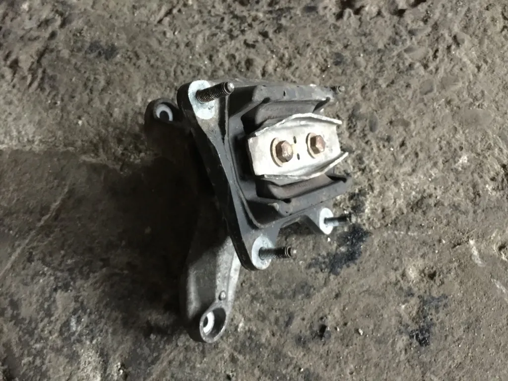 Suport tampon cutie viteze AUDI A6 4F 2.0 TDI 2005 2006 2007 2008