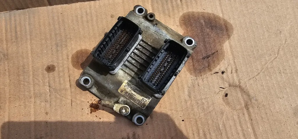 Ecu calculator motor Opel Corsa C 1.2 benzina Z12XE 2003 2004 2005 2006