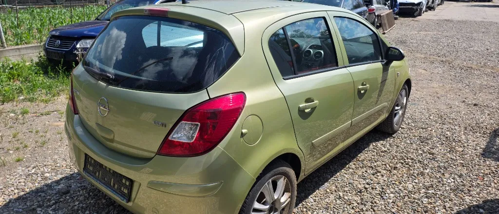 Usa stanga / dreapta spate Opel Corsa D 2007 2008 2009 2010