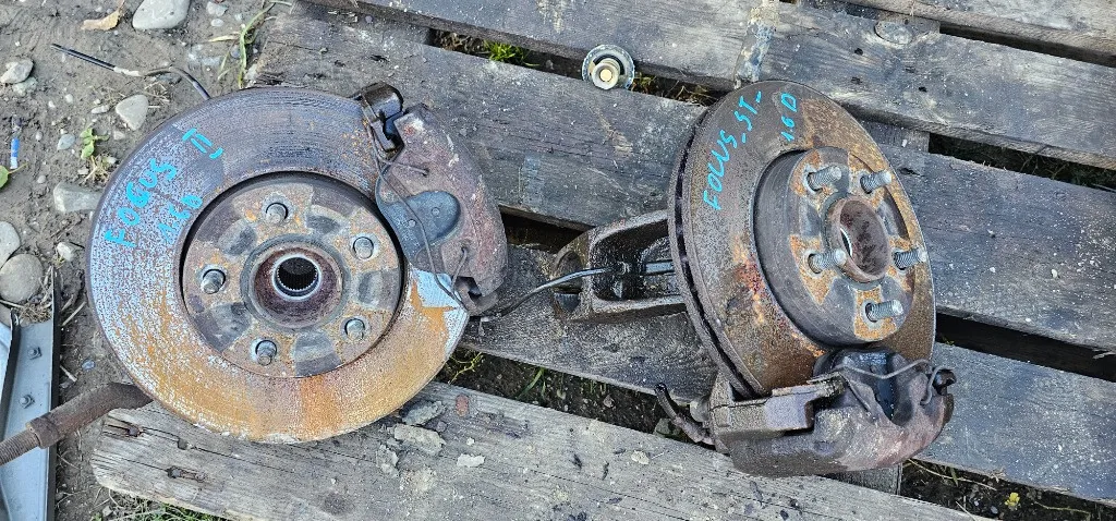 Fuzeta stanga / dreapta fata Ford Focus 2 1.6 TDCI 2004 2005 2006 2007 2008