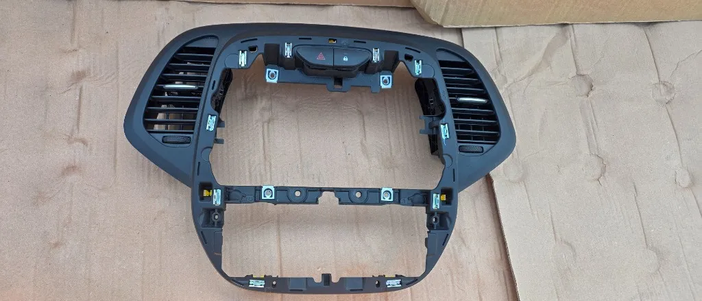 Grila centrala aer bord Renault Captur 2014 2015 2016 2017 2018 2019
