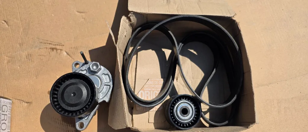 Kit curea accesorii + intinzator Renault Megane 4 / Kadjar /Talisman / Trafic III 1.6 dCi