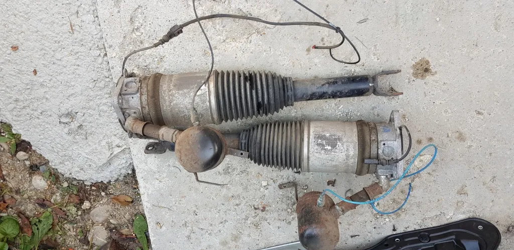 Perna aer stanga dreapta spate AUDI A8 4E 2005 2006 2007 2008