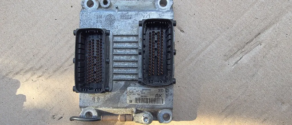 Ecu calculator motor Opel Corsa C 1.2 benzina Z12XE 2003 2004 2005 2006