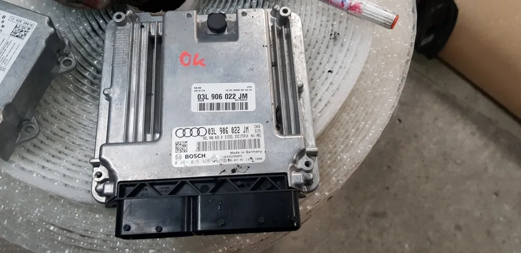 Ecu calculator motor AUDI A4 B8 8K 2.0 tDI CAG 2008 2009 2010 03L906022JM