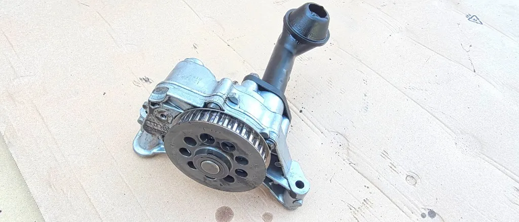 Pompa ulei Vw Golf 6 / Jetta / Passat B7 / Caddy 1.6 CAY 2009 2010 2011 2012 2013