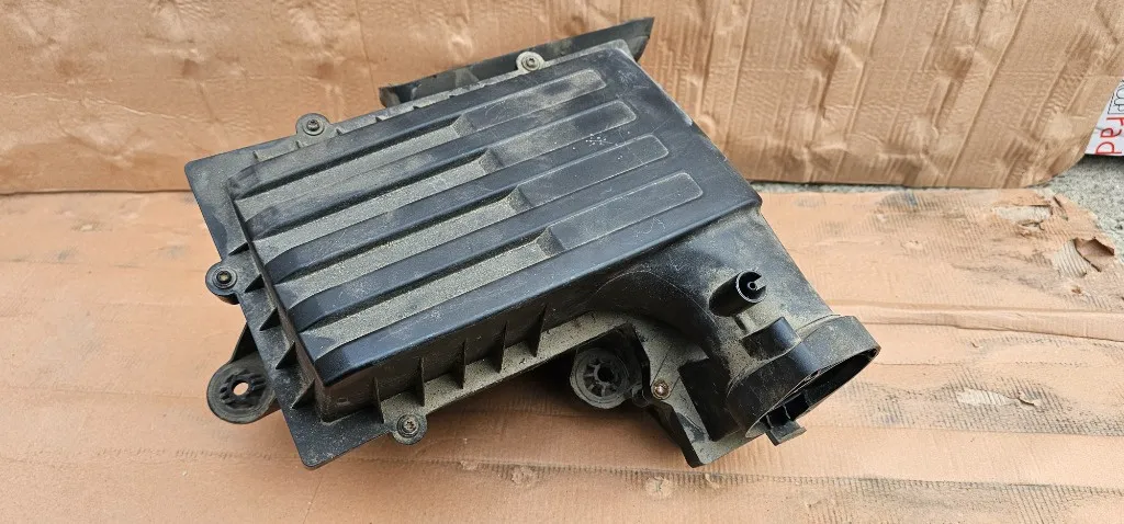Carcasa filtru aer Vw Passat B8 1.6 TDI 2015 2016 2017 2018