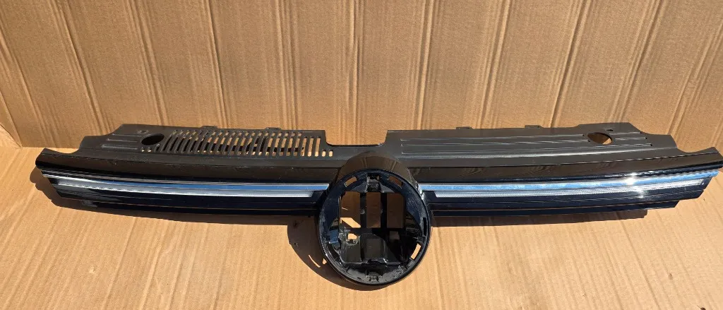 Grila radiator Vw Golf 8 2020 2021 2022 2023