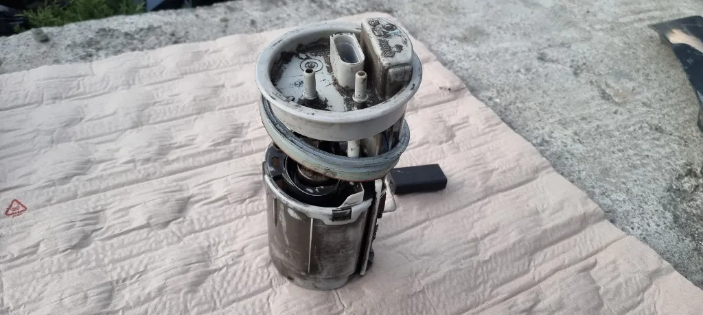 Pompa motorina rezervor Vw Golf 4 / Bora 1.9 TDI AXR 2003 2004 2005