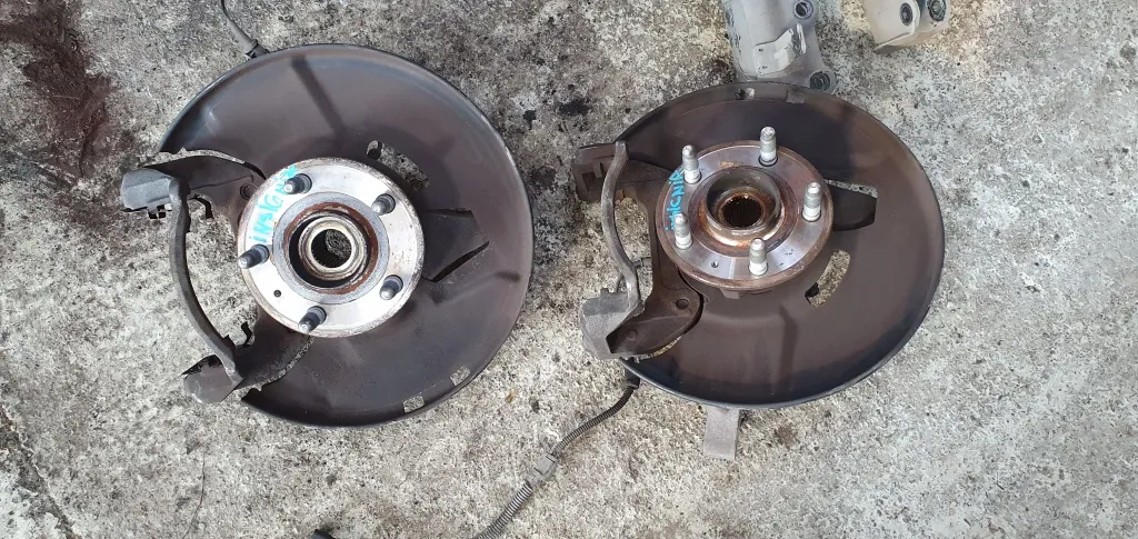Fuzeta stanga dreapta fata Opel Insignia 2.0 CDTI 2010 2011 2012 2013