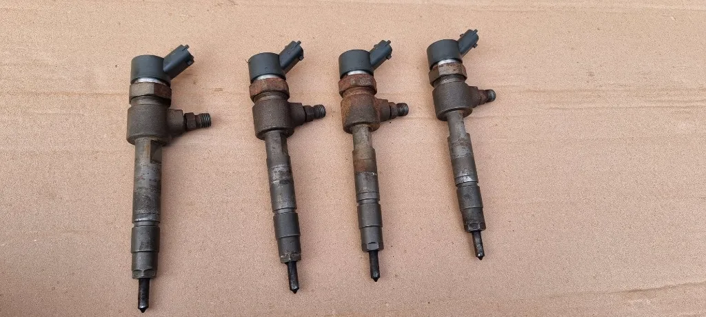 Injectoare Fiat Stilo / Punto / Doblo 1.9 JTD 2002 2003 2004 2005