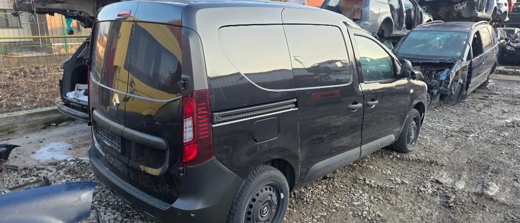Aripa dreapta spate Renault Express 2021 2022 2023 2024