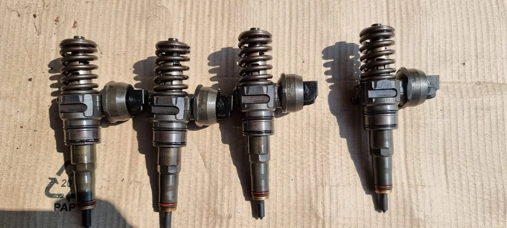 Injectoare Vw Passat B6 1.9 TDI BLS 2005 2006 2007 2008