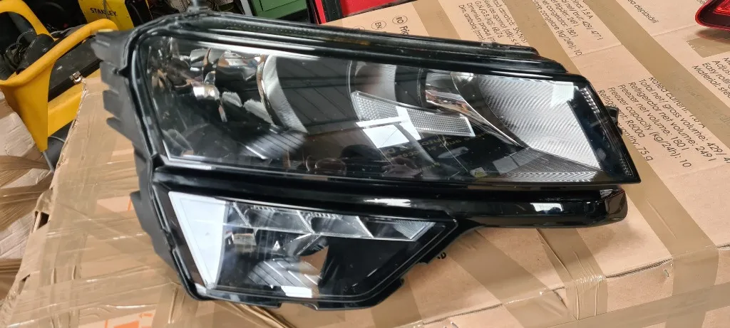 Far dreapta Halogen LED Skoda Karoq 2017 2018 2019 2020