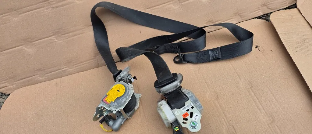 Set centuri siguranta fata Hyundai i20 2009 2010 2011 2012 2013