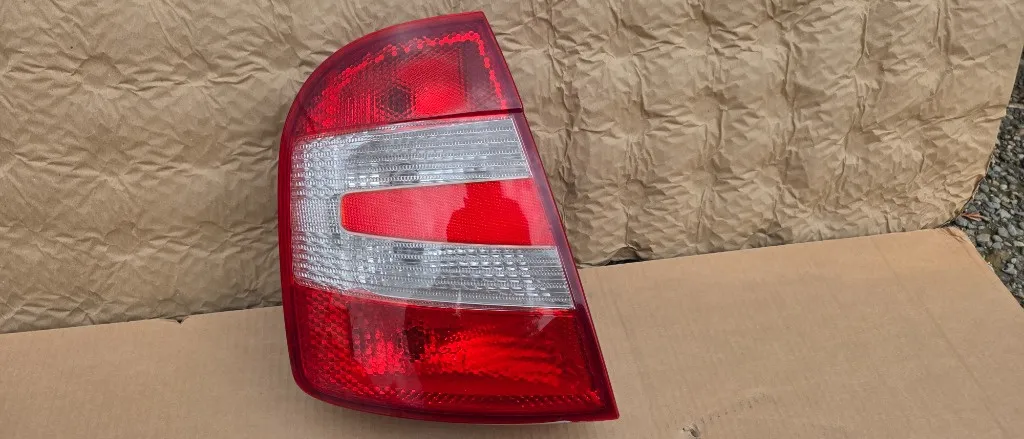 Stop stanga Skoda Fabia 1 hatchback Facelift 2005 2006 2007