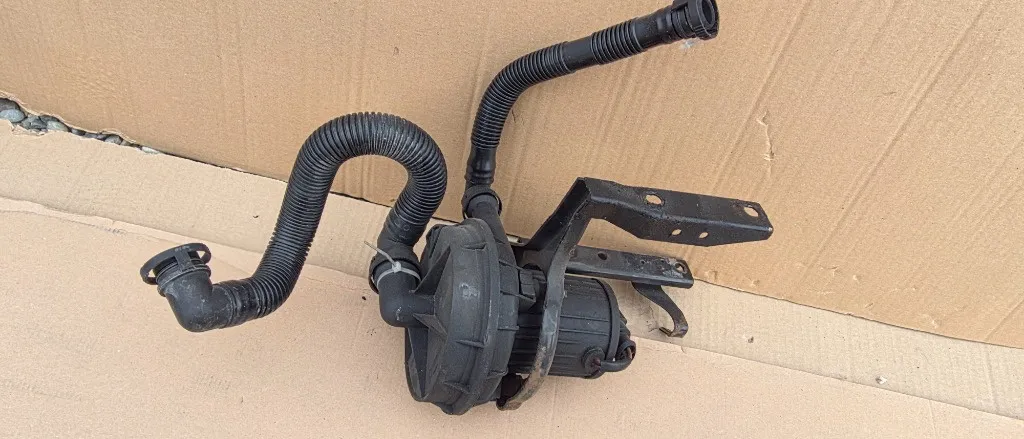 Pompa aer secundara Vw Golf 5 / Seat Leon 1P / Skoda Octavia 2 1.6 benzina 2004 2005 2006 2007