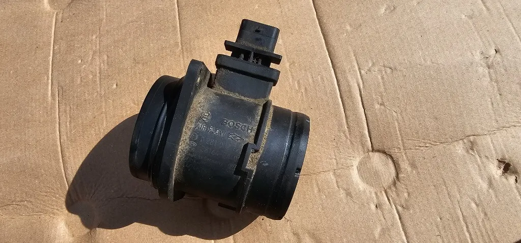 Debitmetru Aer Hyundai Accent 1.5 CRDI 2007 2008 2009 2010