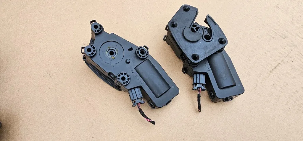 Motoras portbagaj stanga dreapta Skoda Superb 2 2010 2011 2012 2013 2014