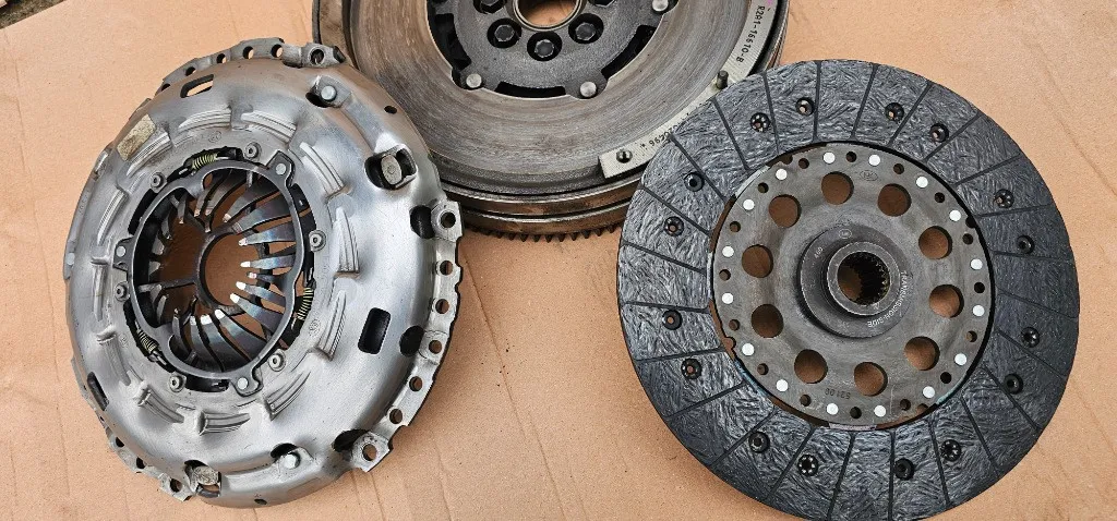 Volanta cu set ambreiaj Mazda 3 BL / Mazda 6 2.2 Diesel 2009 2010 2011 EURO 5